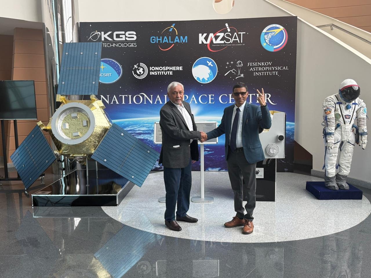 Strategic MoU with GHALAM Space Agency (KazCosmos and Airbus), Central Asia – photo 4